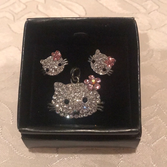 Hello Kitty Pendant & Earrings - Picture 2 of 7